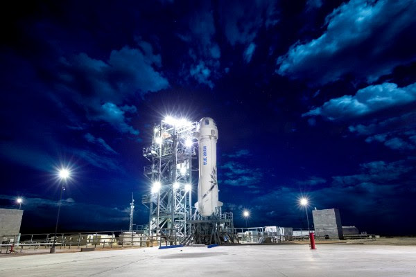 New Shepard on the launch pad the morning of Mission 8, April 29, 2018. Credit: Blue Origin